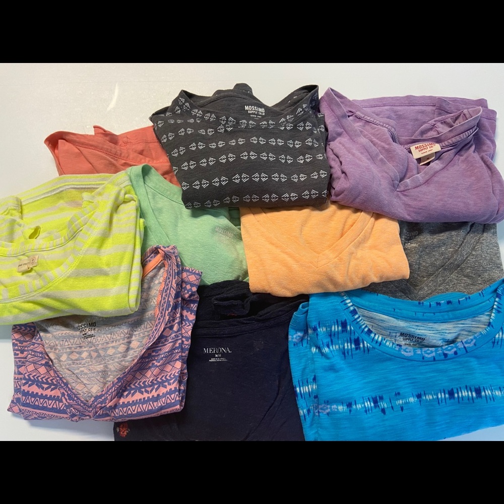(SOLD) T-shirt bundle